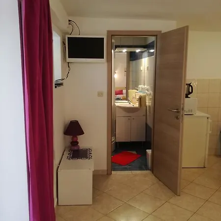 Guest house Juric 3*