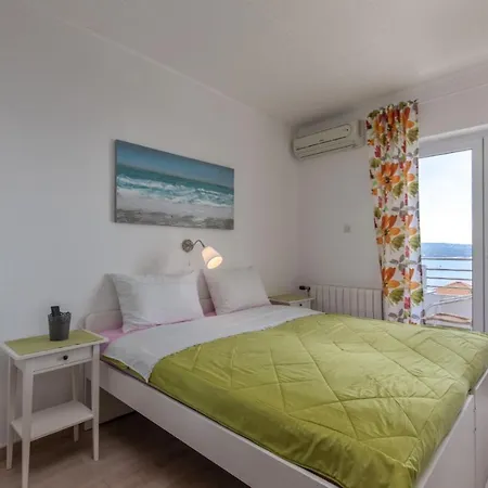 Juric Guest house 3*